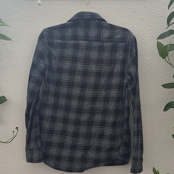 Sonoma Life + Style Men’s Black Red and Gray Plaid Flannel Shirt Size S - Picture 4 of 5